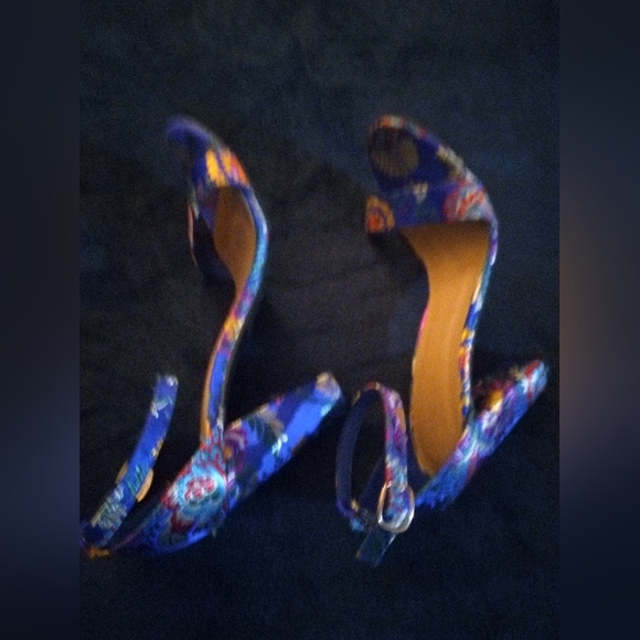 Beautiful Blue Floral Sandals - Picture 2 of 4